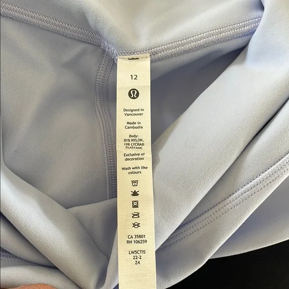 Lululemon Women’s size 12 light blue Leggings - Picture 3 of 5